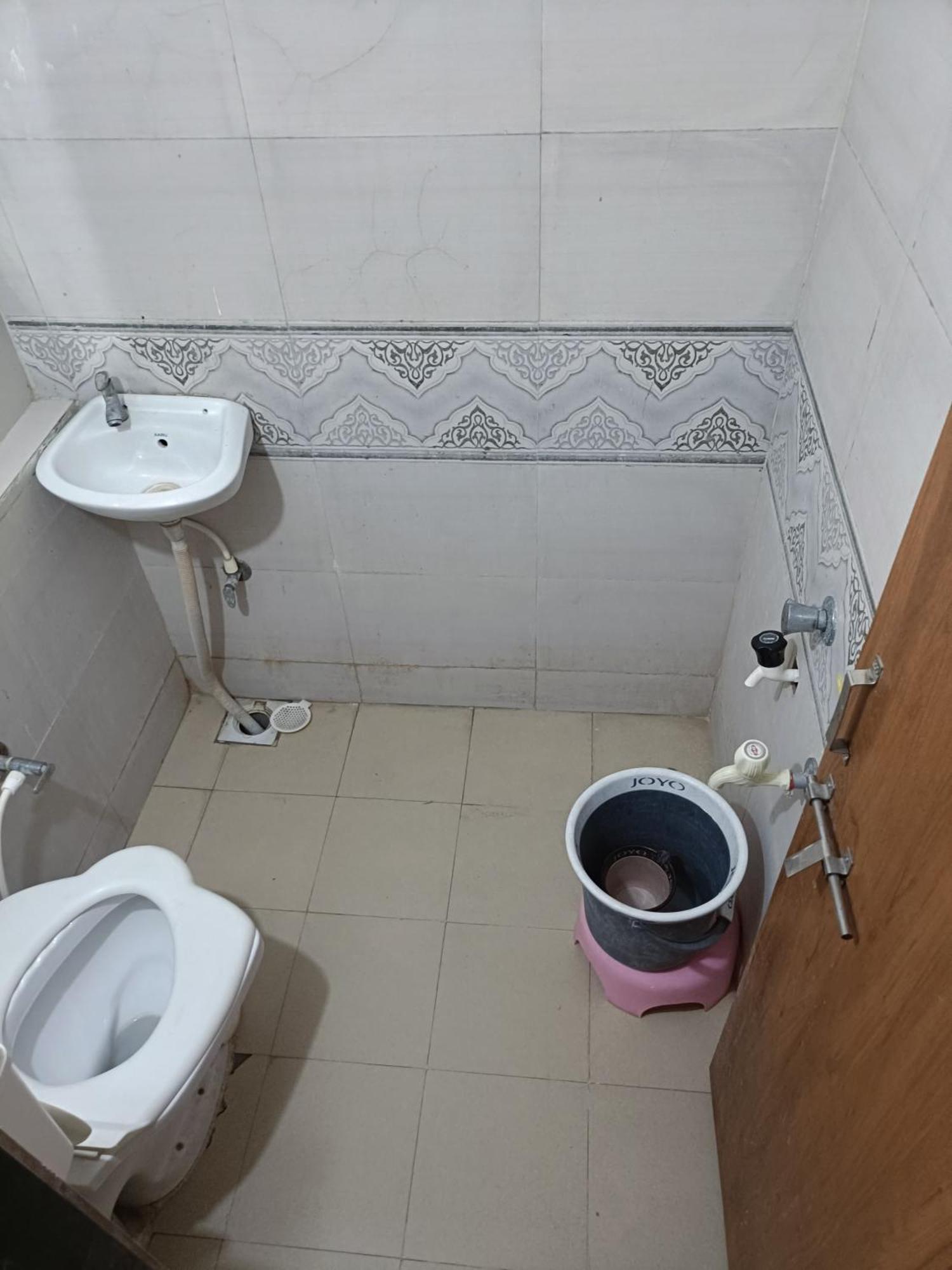 Hotel Mahalaxmi Дварка Экстерьер фото