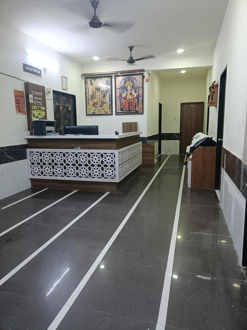 Hotel Mahalaxmi Дварка Экстерьер фото